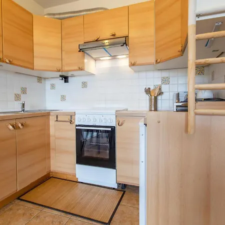 Lovely In With Kitchen Apartment *